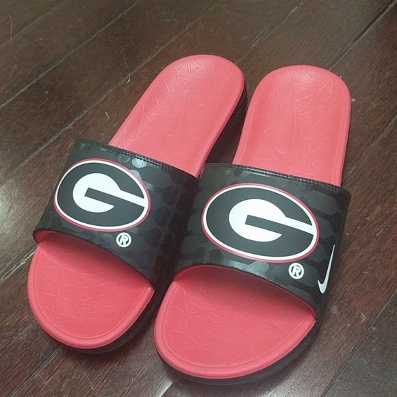 بشري georgia bulldogs nike slides 